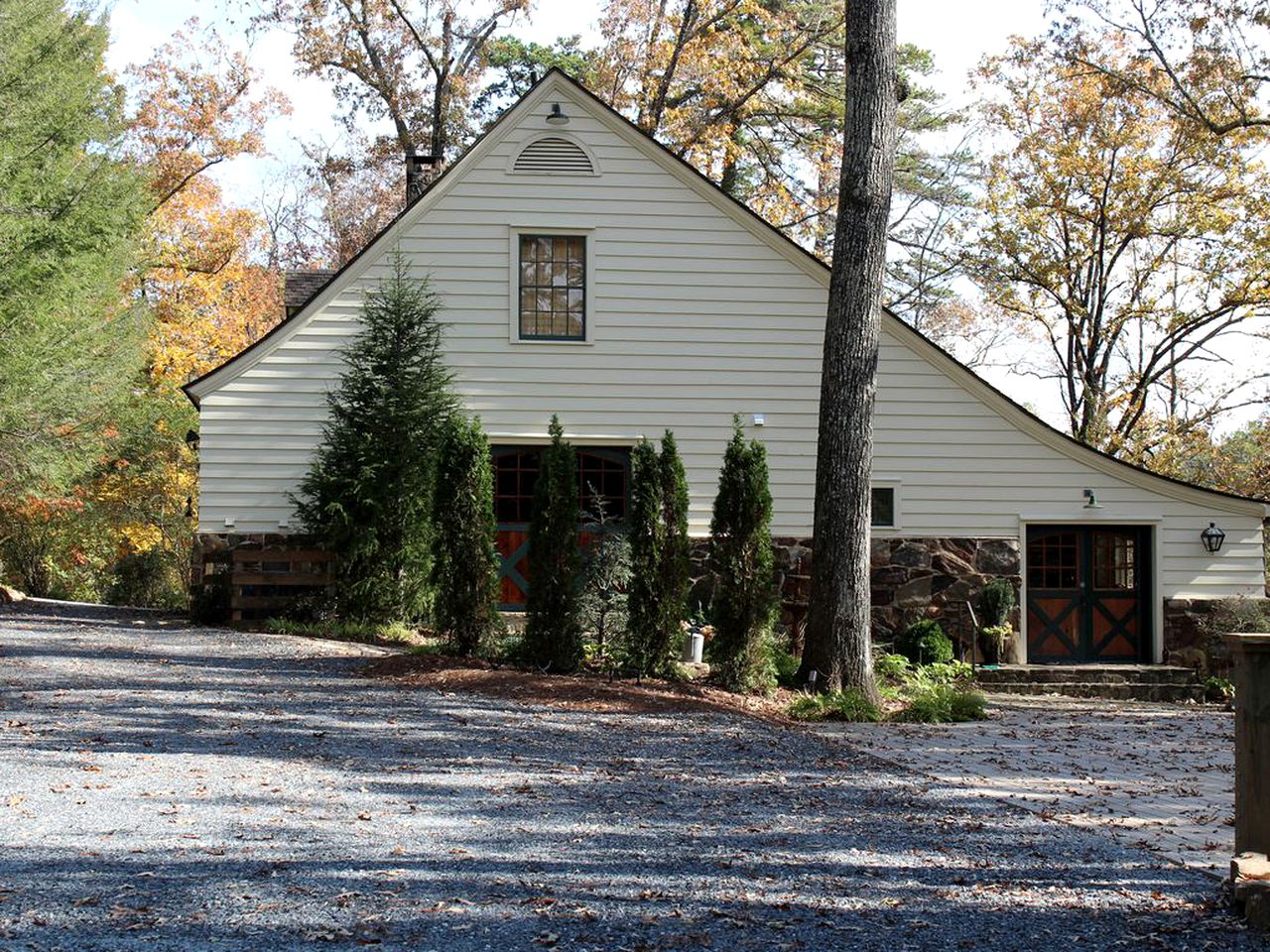 Extraordinary Vacation Rental for Large Groups at Lake Rabun, Georgia