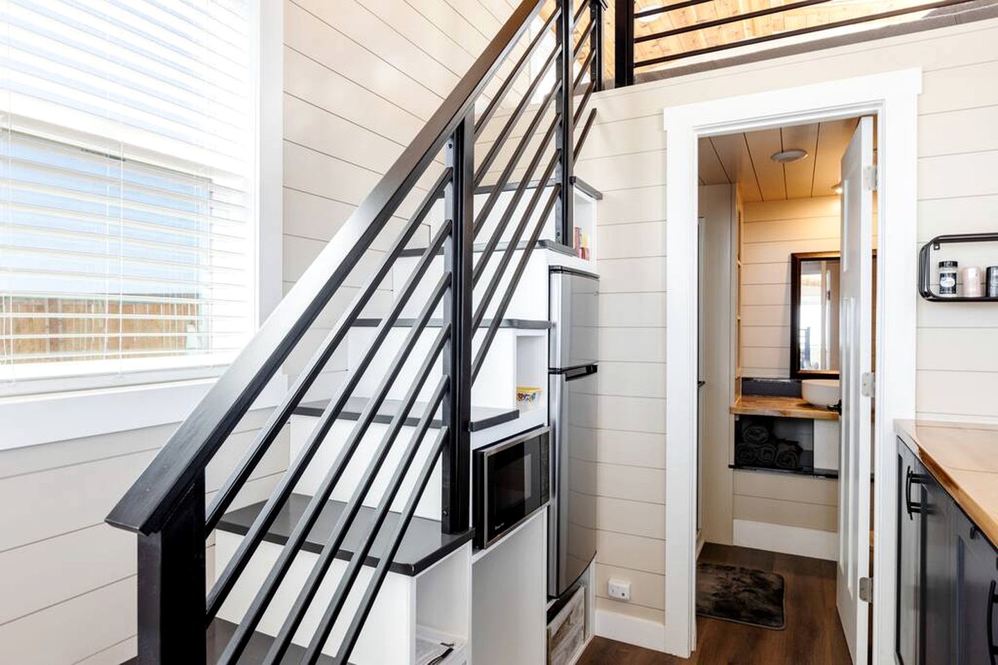 Scenic Retreat: Tiny House with Hot Tub in the Countryside Near Zion National Park, Utah