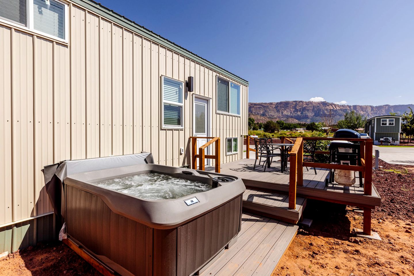 Scenic Retreat: Tiny House with Hot Tub in the Countryside Near Zion National Park, Utah