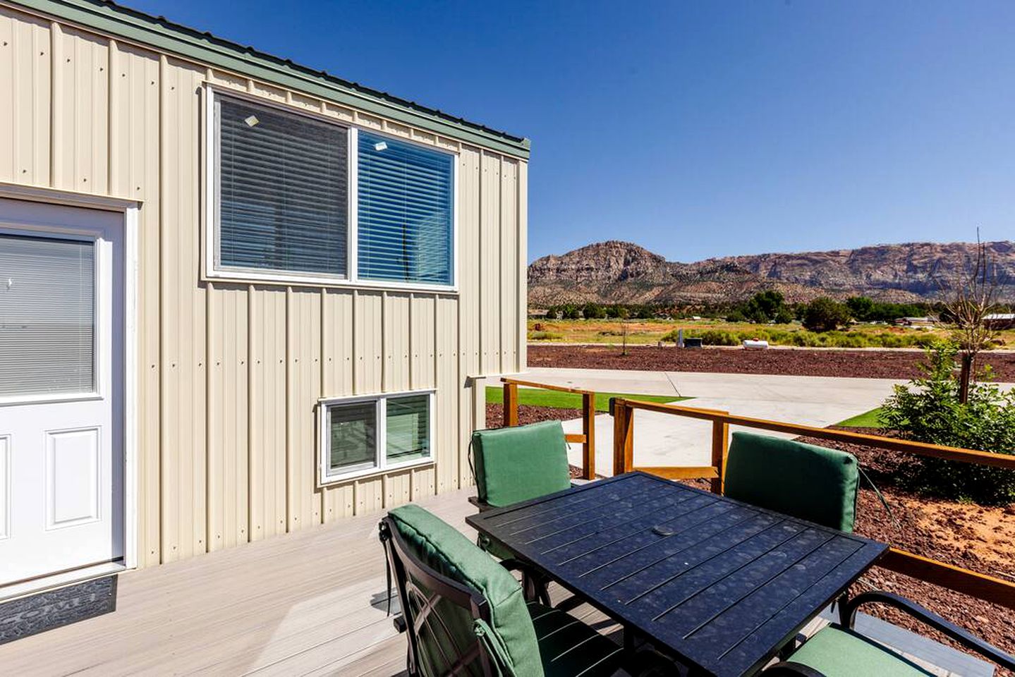 Scenic Retreat: Tiny House with Hot Tub in the Countryside Near Zion National Park, Utah