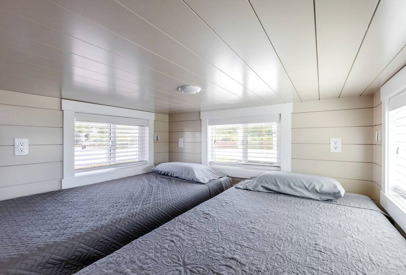 Scenic Retreat: Tiny House with Hot Tub in the Countryside Near Zion National Park, Utah