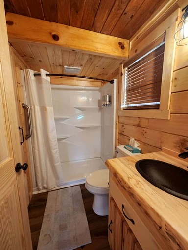 Cabins (United States of America, Franklin, Ohio)