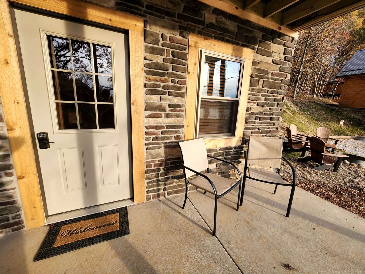 Modern Spacious Cabin near Tappan Lake with Jacuzzi and Panoramic Views in Ohio