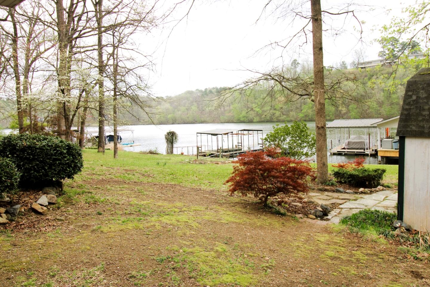 Modern Lake House near Hot Springs National Park in Arkansas, Complete with Private Dock and Woodburning Stove