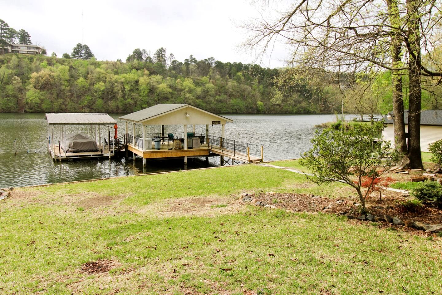 Modern Lake House near Hot Springs National Park in Arkansas, Complete with Private Dock and Woodburning Stove