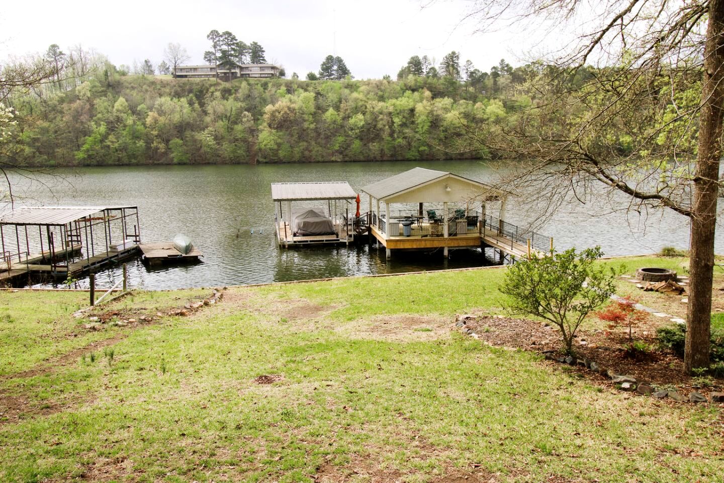 Modern Lake House near Hot Springs National Park in Arkansas, Complete with Private Dock and Woodburning Stove