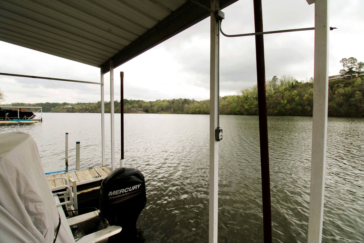 Modern Lake House near Hot Springs National Park in Arkansas, Complete with Private Dock and Woodburning Stove
