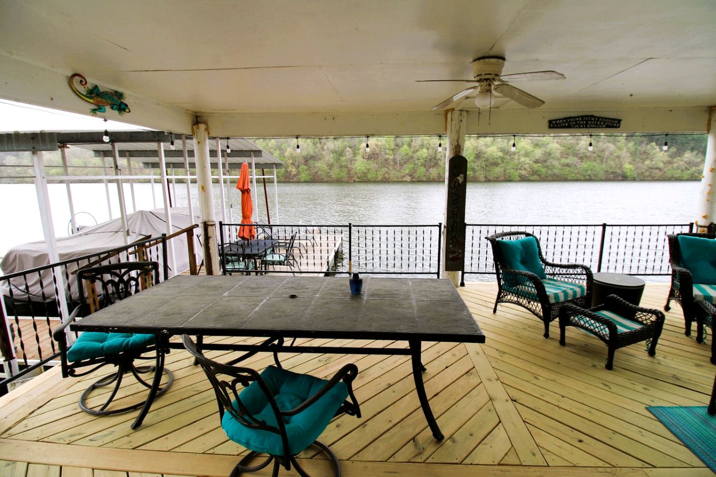 Modern Lake House near Hot Springs National Park in Arkansas, Complete with Private Dock and Woodburning Stove