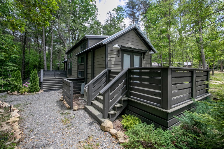 Stunning Cottage Nestled Amidst Trees with Fire Pit in Monteagle, Tennessee