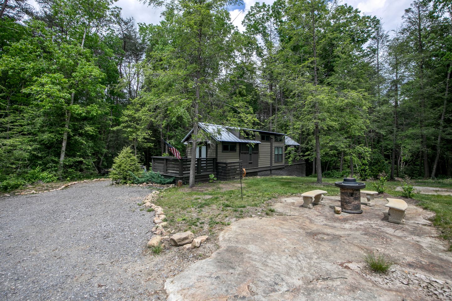 Stunning Cottage Nestled Amidst Trees with Fire Pit in Monteagle, Tennessee