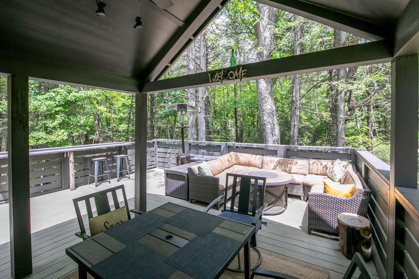 Stunning Cottage Nestled Amidst Trees with Fire Pit in Monteagle, Tennessee