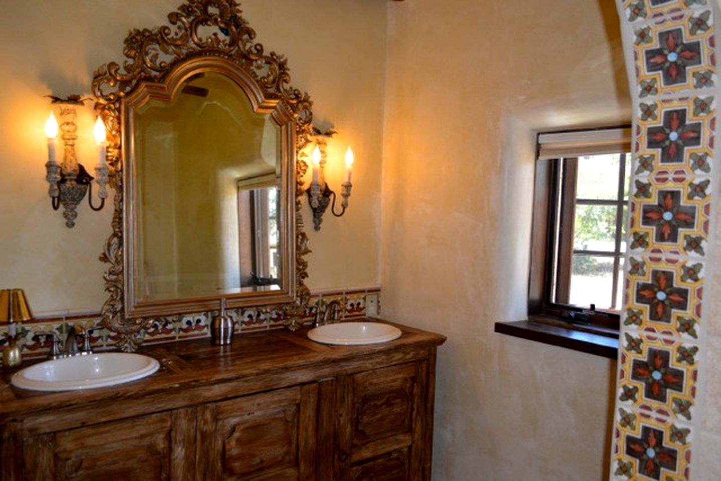 Southwestern Charm at Luxury Adobe Villa with Hot Tub in Taos, New Mexico
