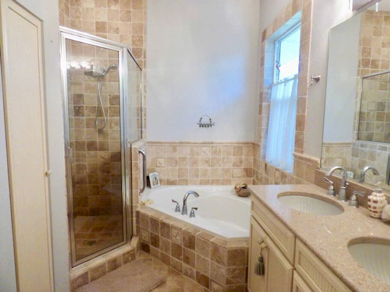 Charming Island Retreat with Gulf Views & Private Dock Access near Little Gasparilla, Florida