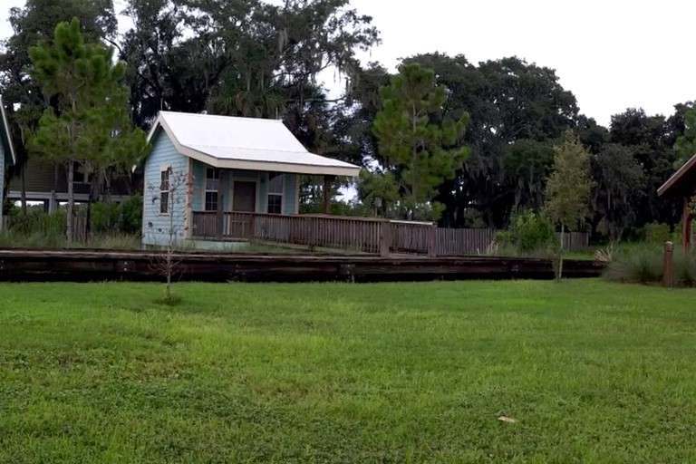 Cabin rental in Bradenton, Florida!