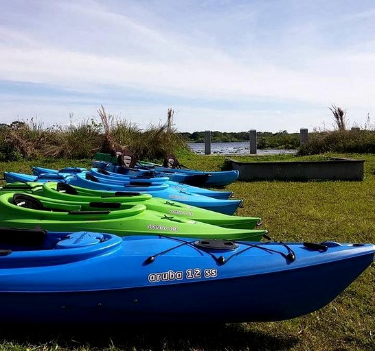 Cabins (Bradenton, Florida, United States)