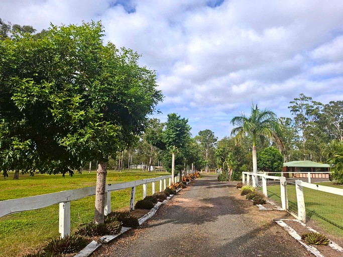 Tiny Houses (Australia, South Kolan, Queensland)