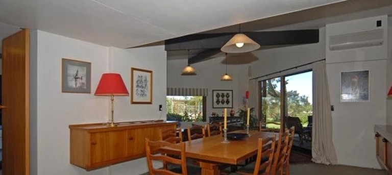 Cottages (Hastlings, North Island, New Zealand)