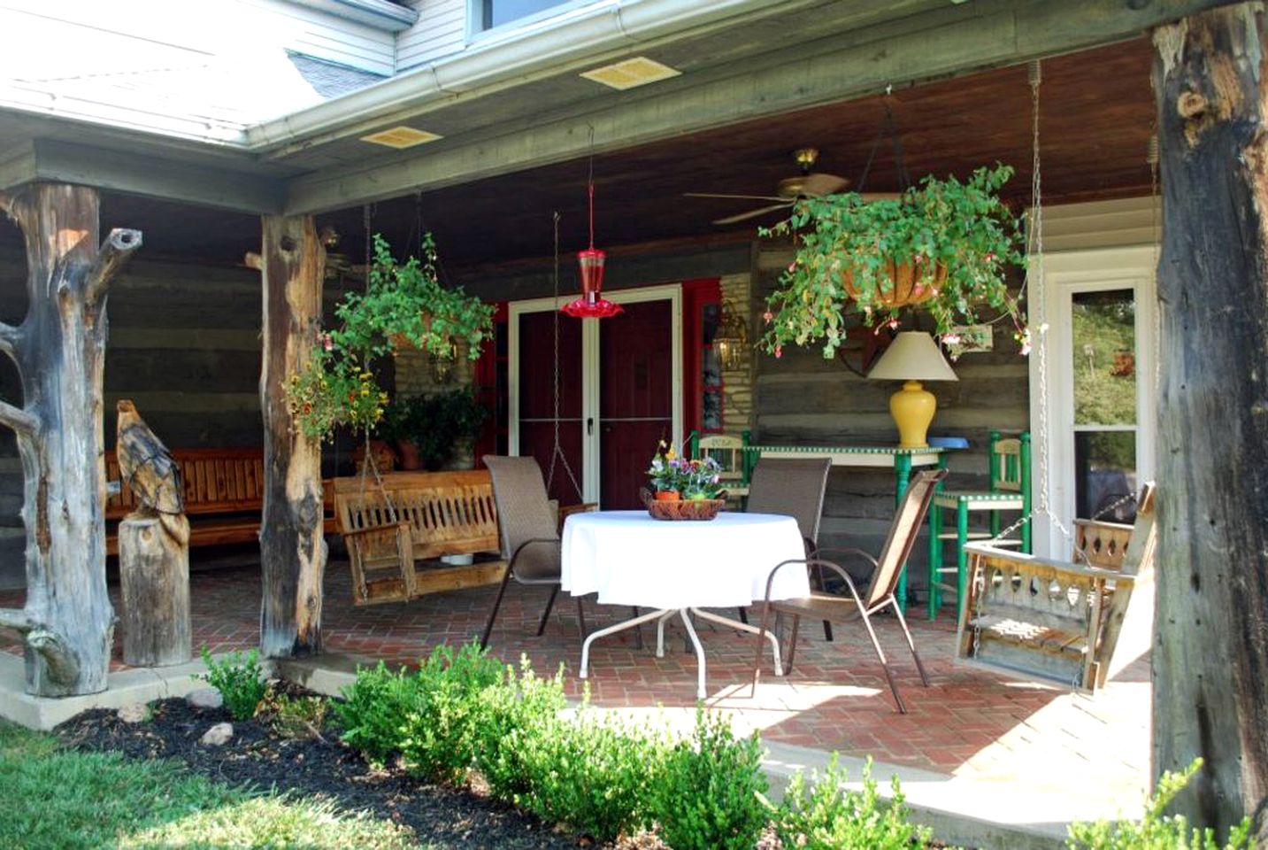 Country Cottage Getaway with a Deck near Lexington, Kentucky