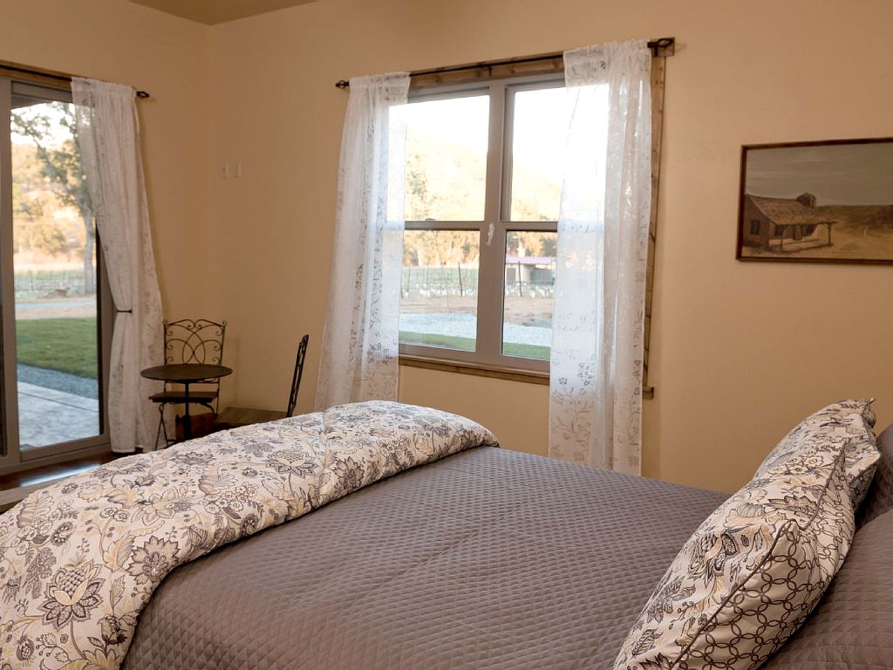 Exquisite Cottage Rental on Peaceful Vineyard near Bear Valley, California