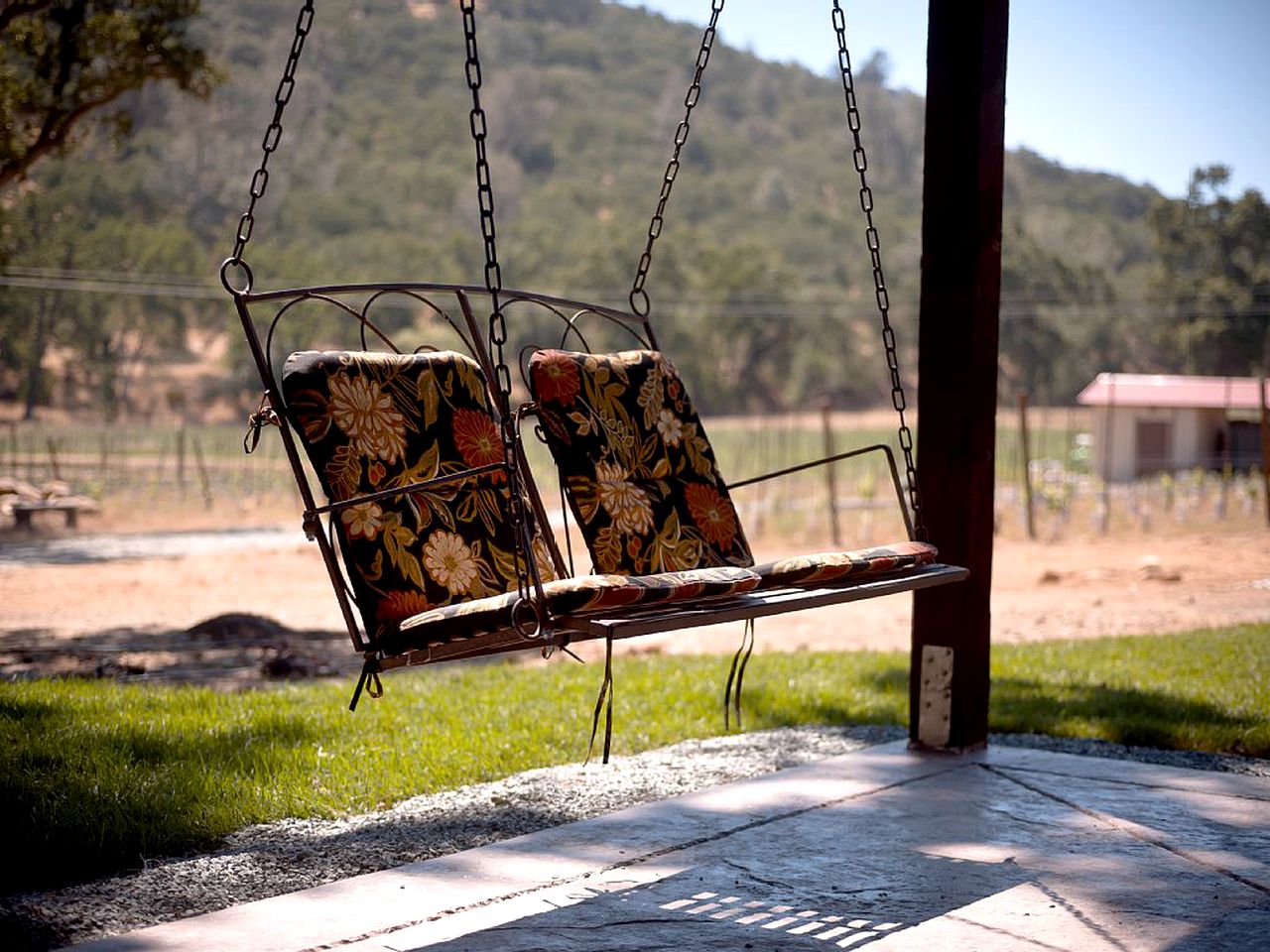 Exquisite Cottage Rental on Peaceful Vineyard near Bear Valley, California