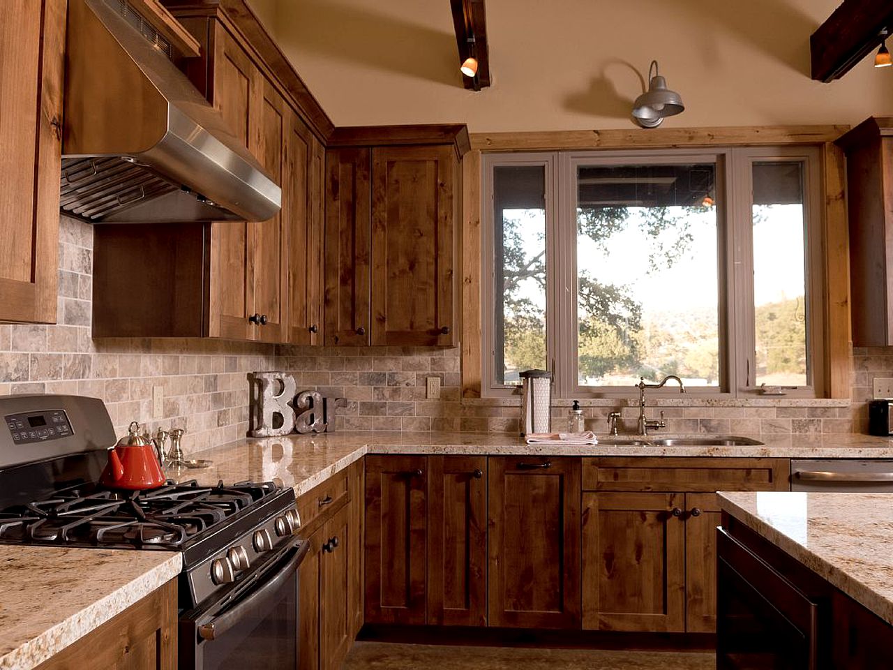 Exquisite Cottage Rental on Peaceful Vineyard near Bear Valley, California