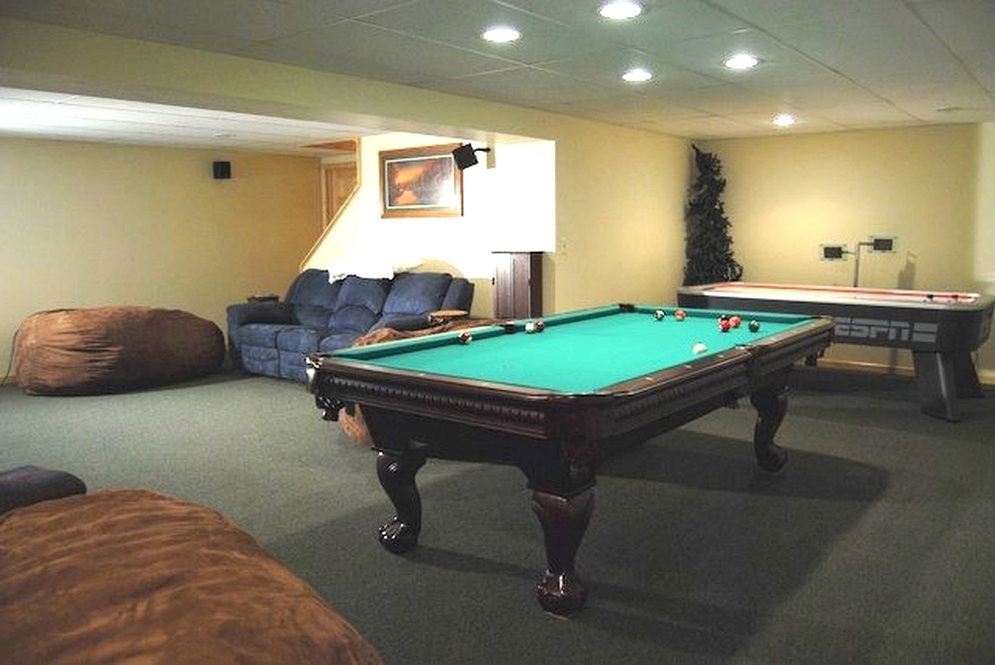 Luxury Cabin Rental with a Spacious Hot Tub on Lake Champlain, Vermont