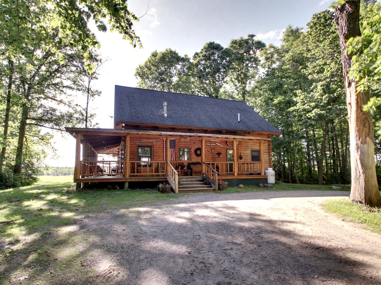 Luxury Cabin Rental with a Spacious Hot Tub on Lake Champlain, Vermont