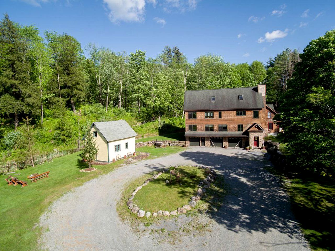 Family-Friendly Getaway with Hot Tub and Games Room in Ripton, Vermont