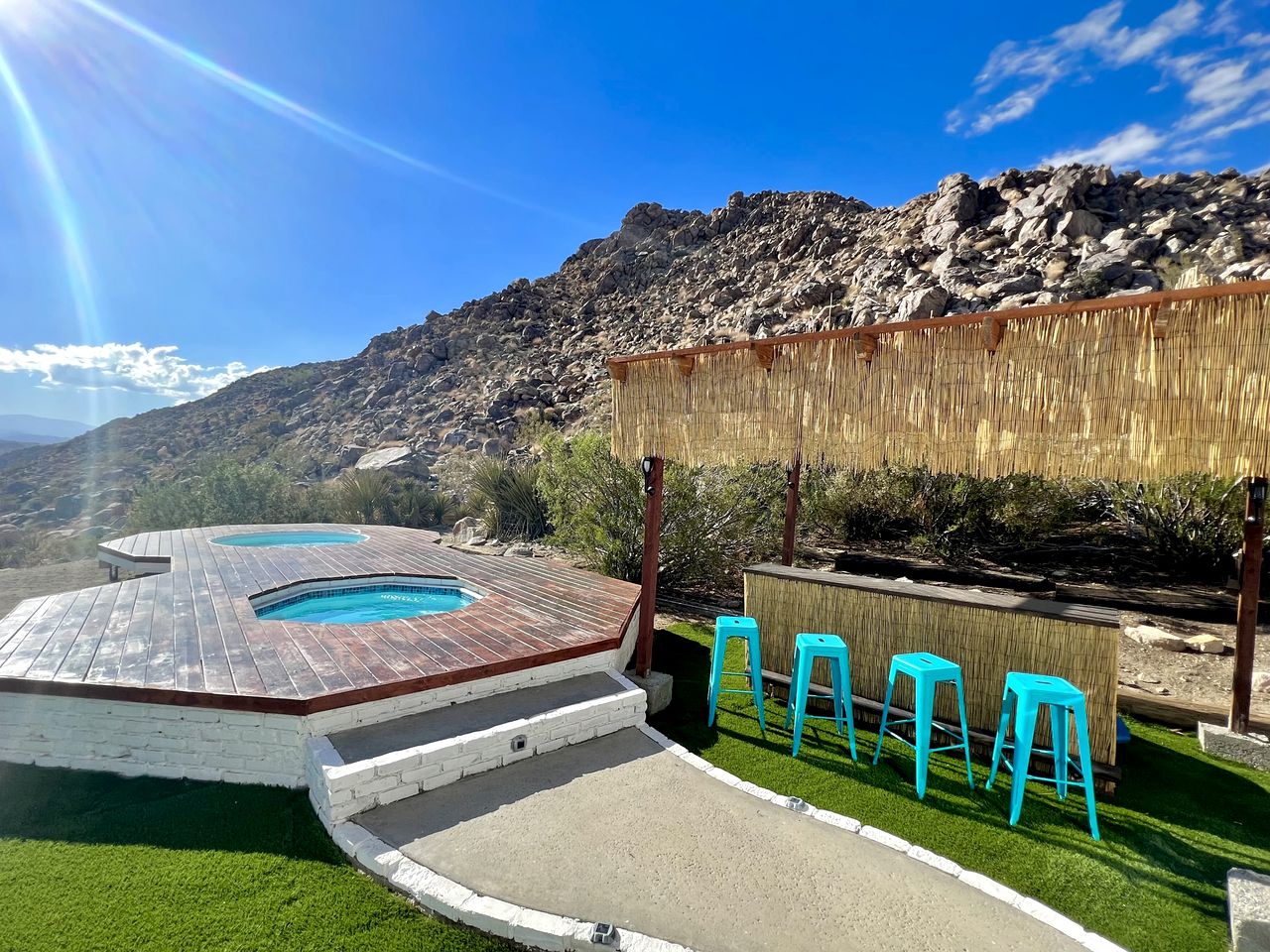 Joshua Tree Glamping Escape with a Pool & Spa, Ideal to Discover Monument Manor
