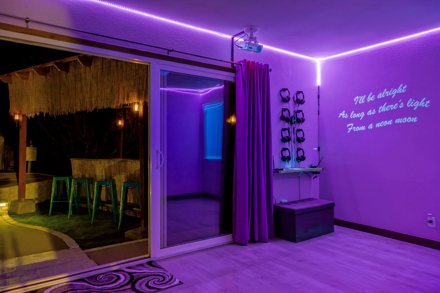 Joshua Tree Glamping Escape with a Pool & Spa, Ideal to Discover Monument Manor