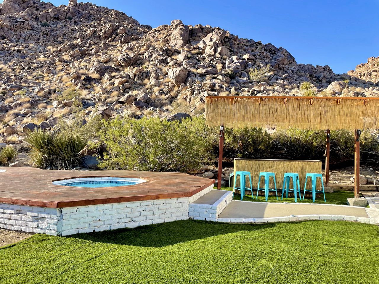 Joshua Tree Glamping Escape with a Pool & Spa, Ideal to Discover Monument Manor
