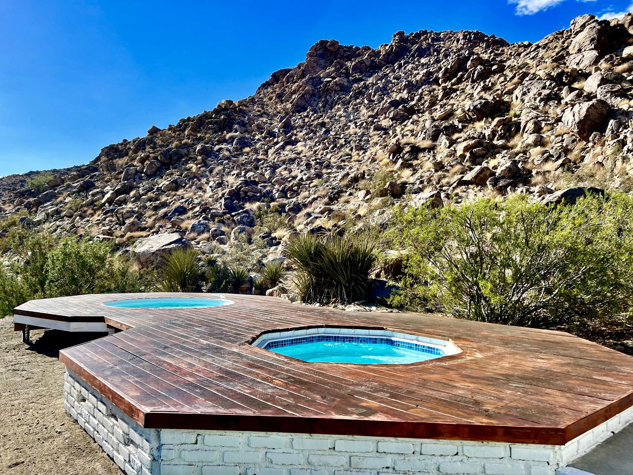Joshua Tree Glamping Escape with a Pool & Spa, Ideal to Discover Monument Manor