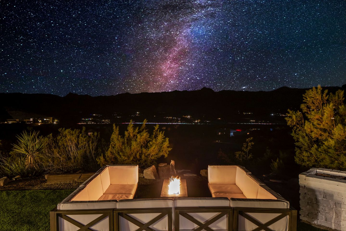 Joshua Tree Glamping Escape with a Pool & Spa, Ideal to Discover Monument Manor