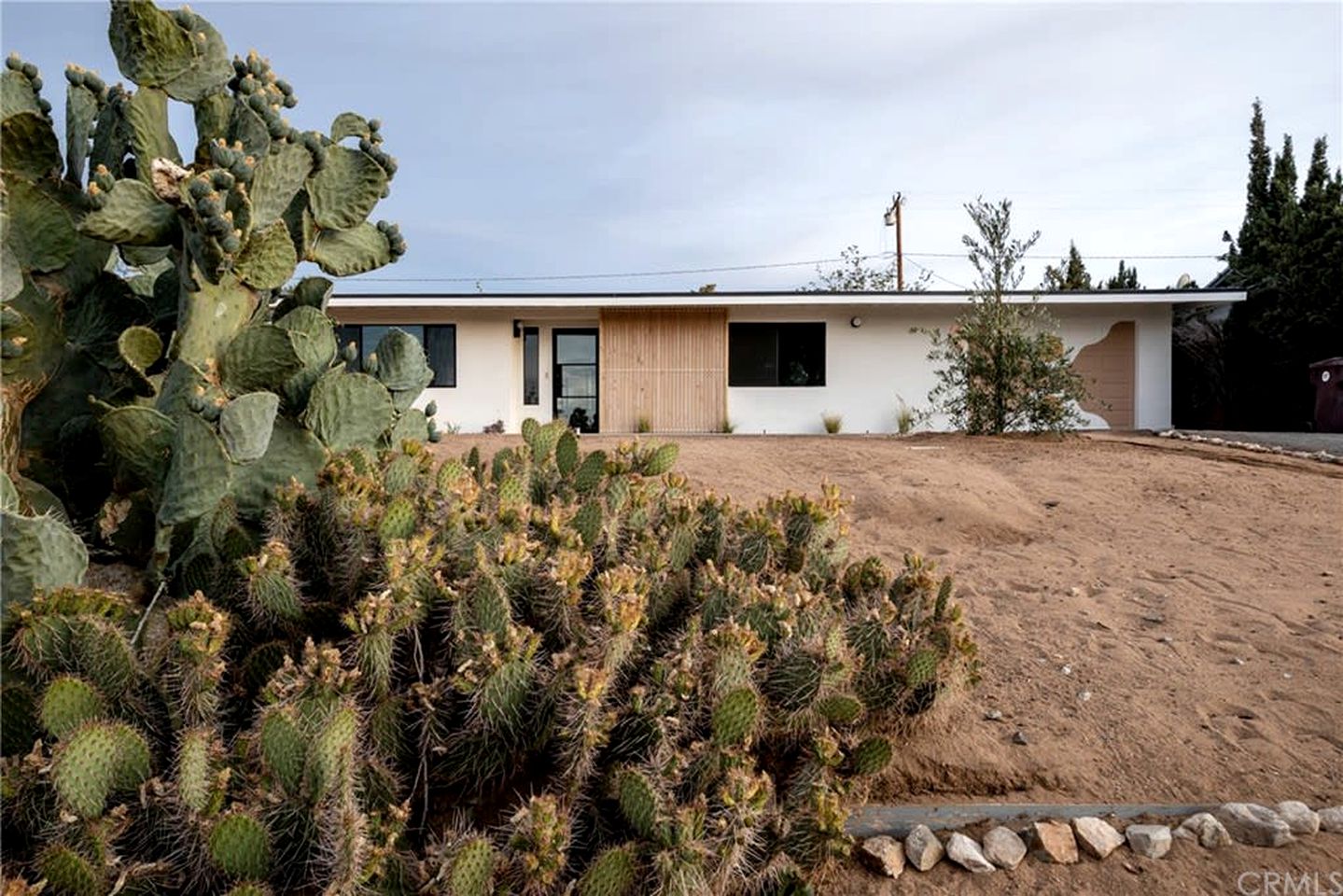 Rustic Vacation Rental with Private Hot Tub and Cowboy Tub-Pool, Walking Distance from Downtown Joshua Tree, California