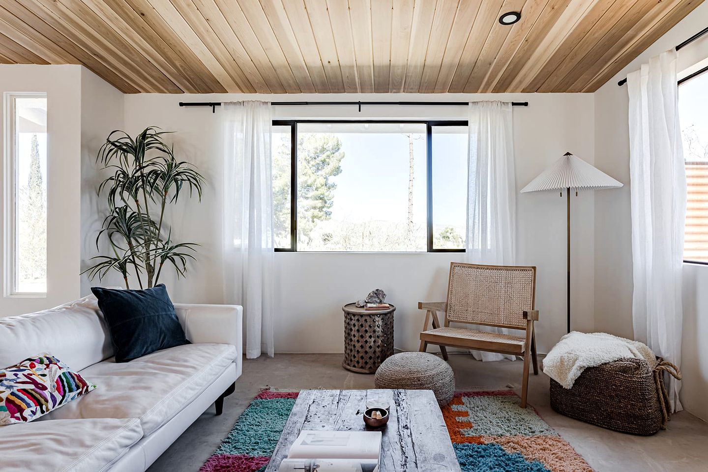 Rustic Vacation Rental with Private Hot Tub and Cowboy Tub-Pool, Walking Distance from Downtown Joshua Tree, California