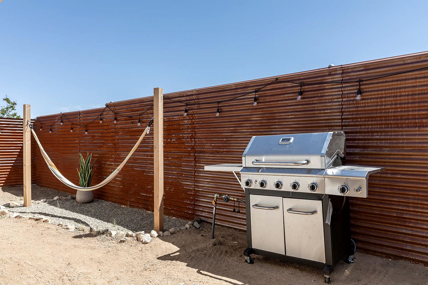 Rustic Vacation Rental with Private Hot Tub and Cowboy Tub-Pool, Walking Distance from Downtown Joshua Tree, California