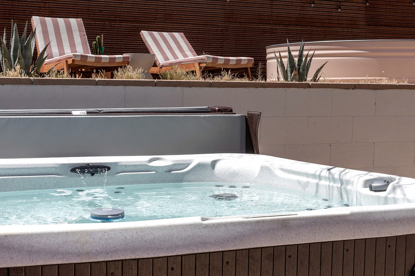 Rustic Vacation Rental with Private Hot Tub and Cowboy Tub-Pool, Walking Distance from Downtown Joshua Tree, California