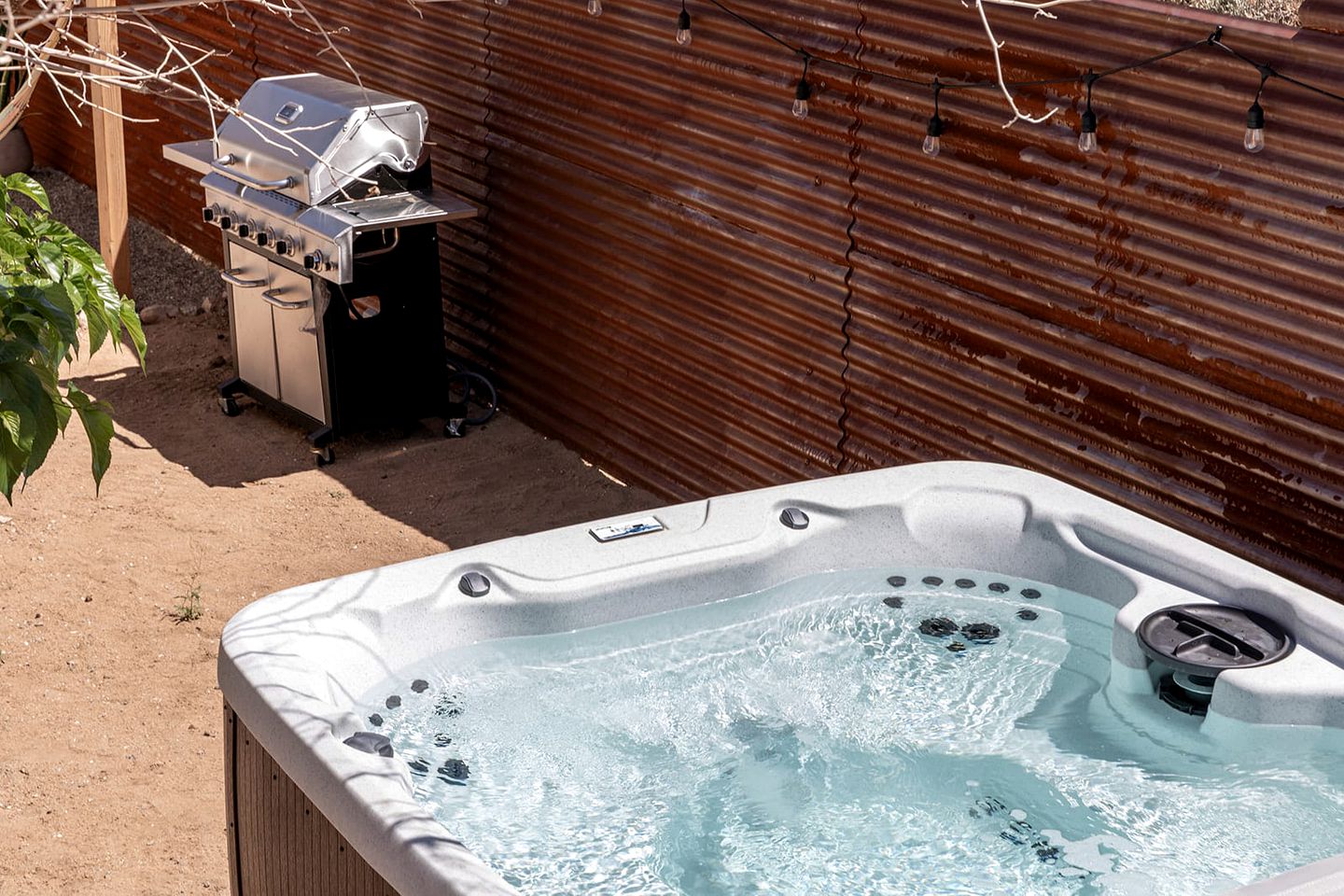 Rustic Vacation Rental with Private Hot Tub and Cowboy Tub-Pool, Walking Distance from Downtown Joshua Tree, California