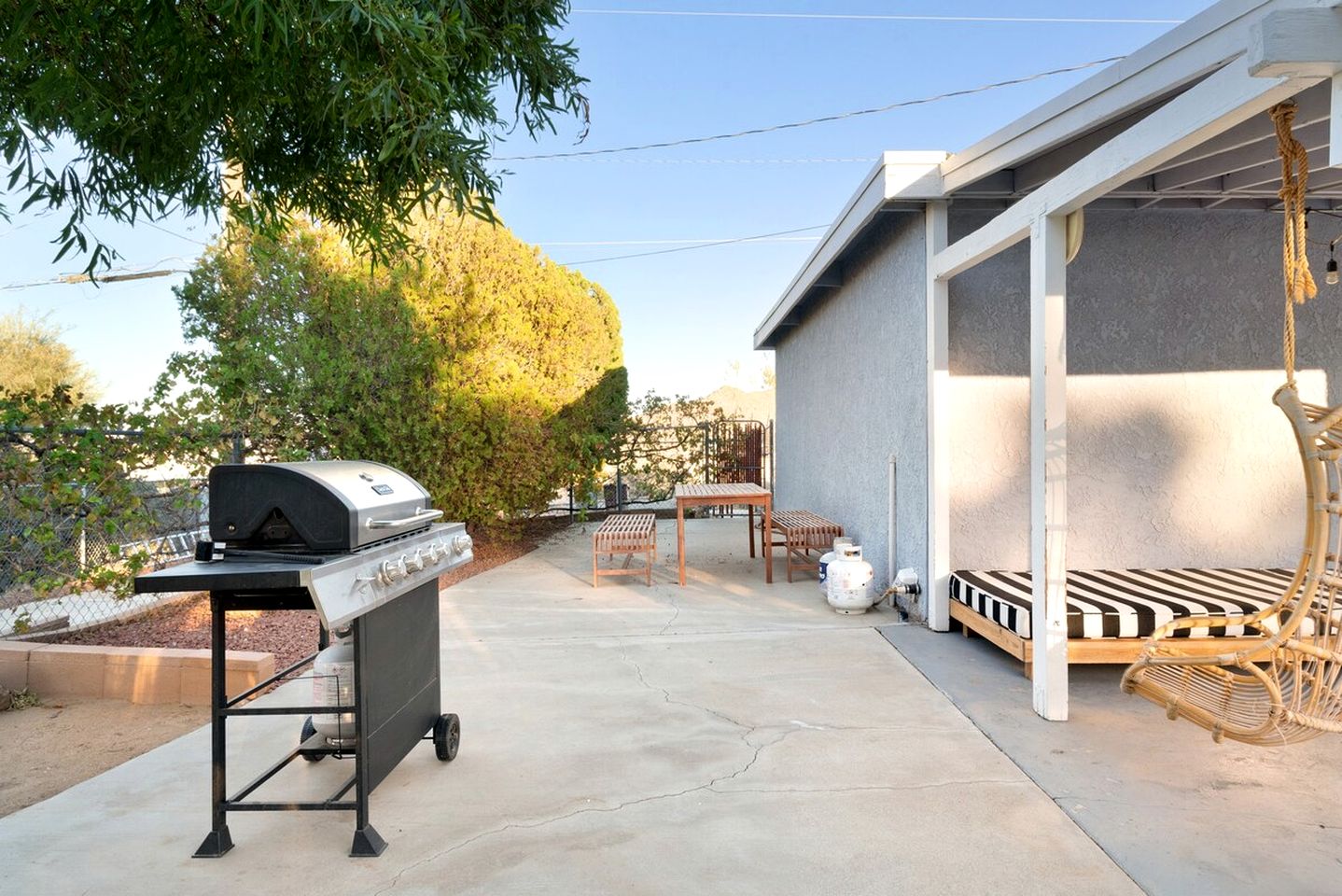 Charming Cottage with Swimming Pool, Hot-tub and Barbecue in Joshua Tree, California