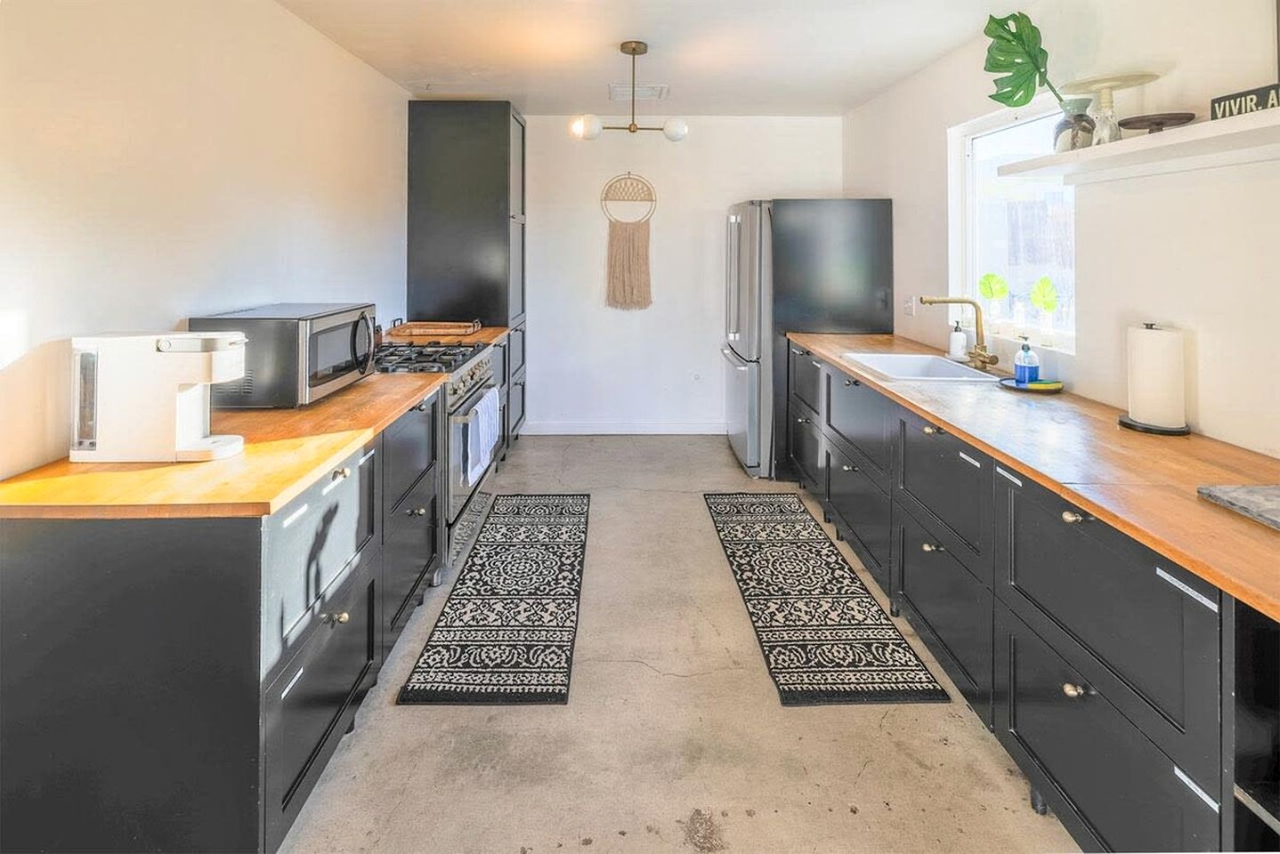 Charming Cottage with Swimming Pool, Hot-tub and Barbecue in Joshua Tree, California