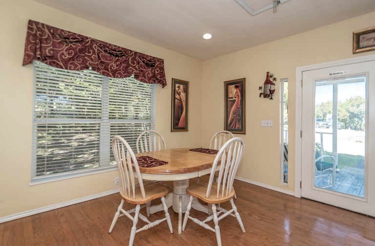 Cottages (Helotes, Texas, United States)