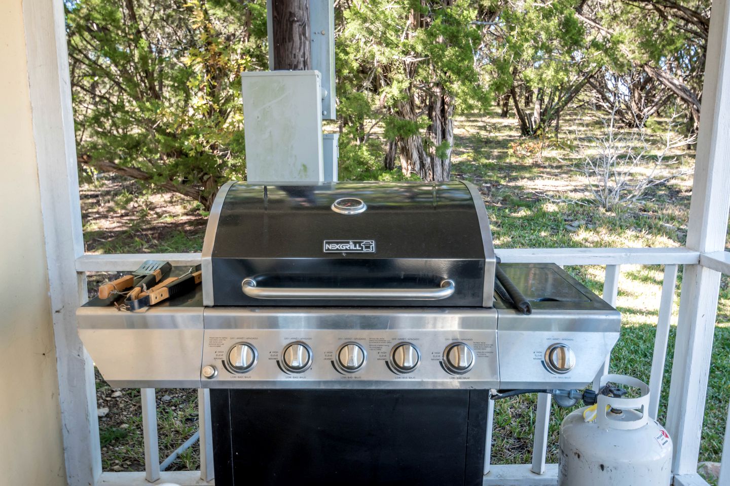 Joyful Cottage Rental for Couples with Poolside Cabana near San Antonio, TX