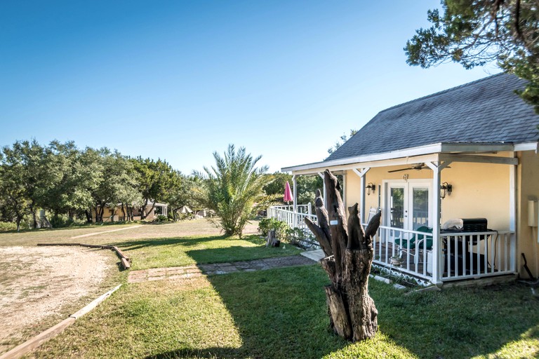 Cottages (Helotes, Texas, United States)