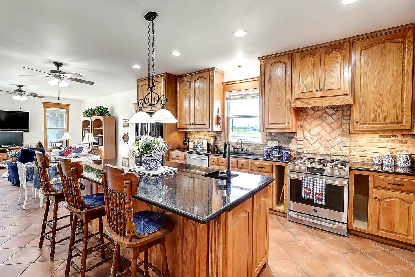 Luminous Beach House Incredible for Water Sports in Rockport, Texas