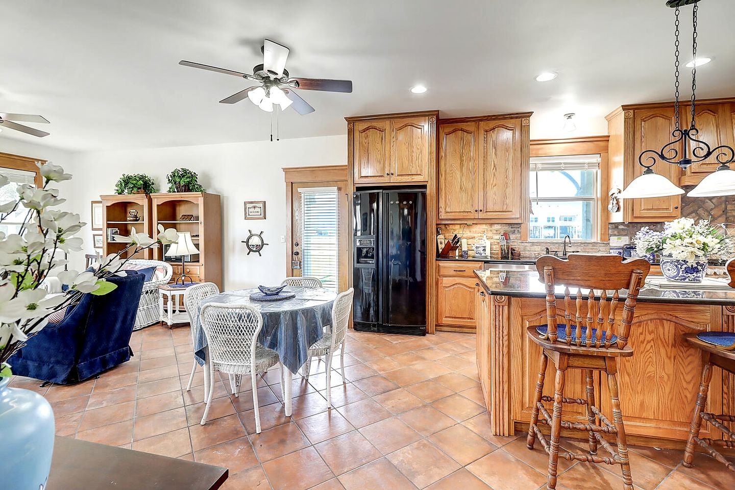 Luminous Beach House Incredible for Water Sports in Rockport, Texas
