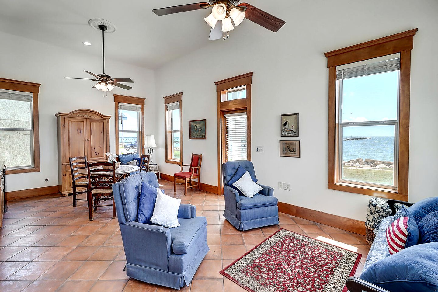 Luminous Beach House Incredible for Water Sports in Rockport, Texas