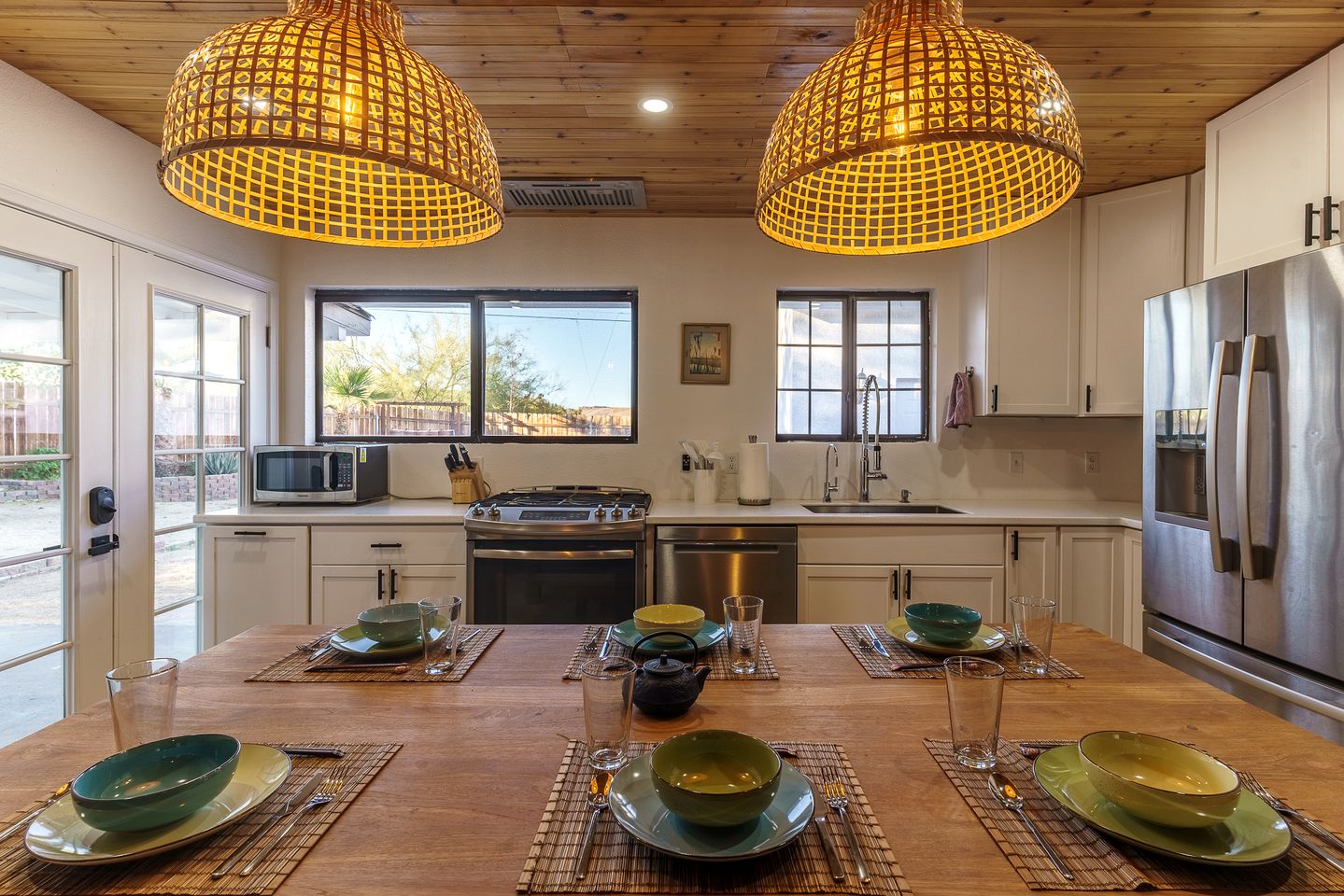 Japanese-Inspired Desert Retreat with 3 King Beds, Scenic Views & Modern Comforts in Joshua Tree, California