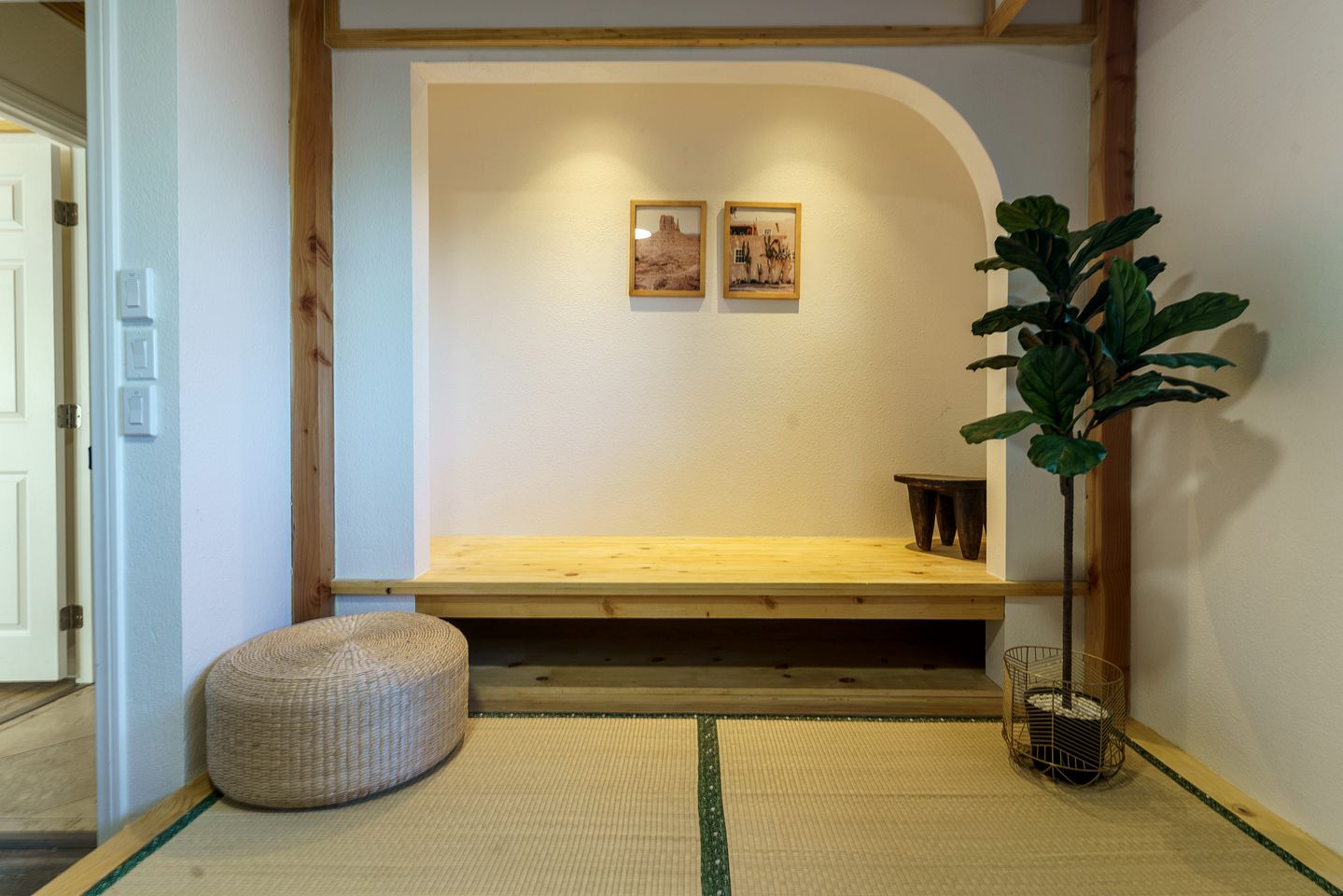 Japanese-Inspired Desert Retreat with 3 King Beds, Scenic Views & Modern Comforts in Joshua Tree, California