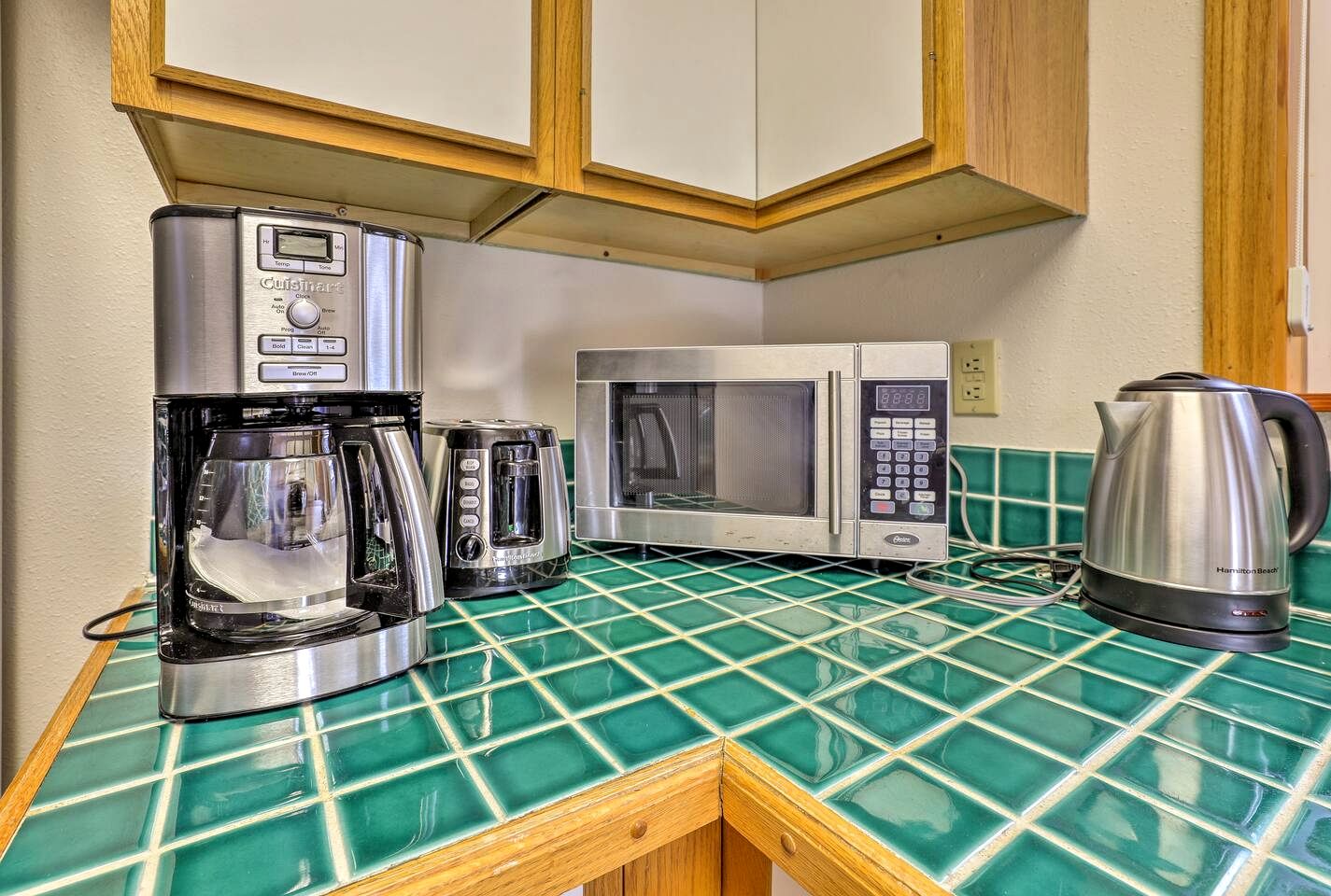 Inviting Alaska Apartment with Mountain Views & Easy Trail Access near Downtown Juneau