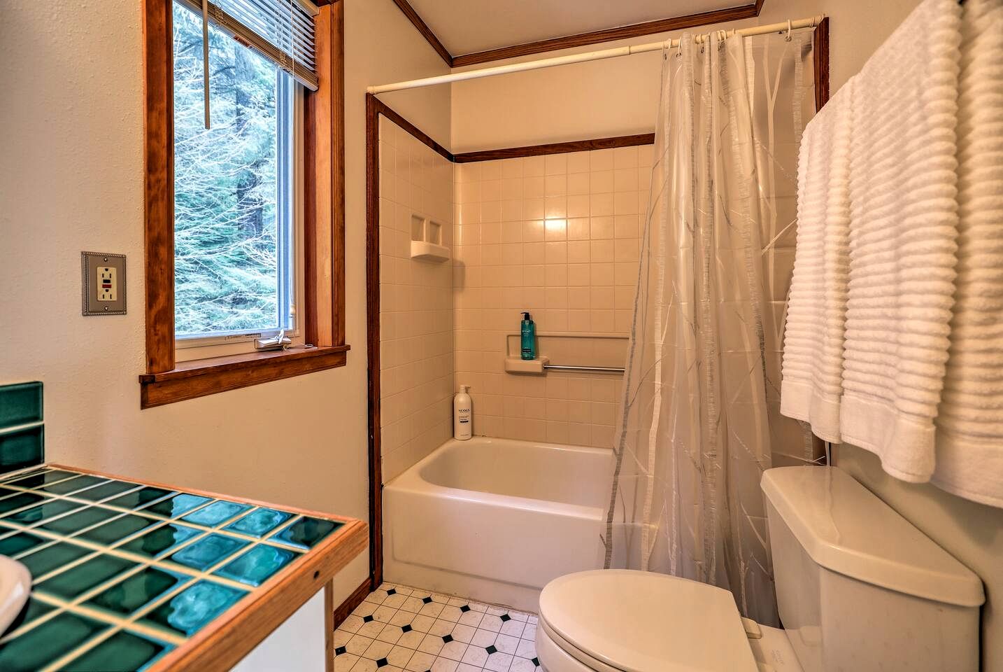 Inviting Alaska Apartment with Mountain Views & Easy Trail Access near Downtown Juneau